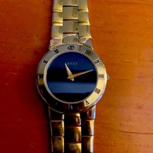 Women’s Gucci watch
